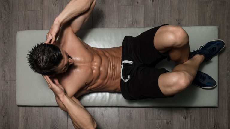 Cómo hacer abdominales para conseguir un abdomen fuerte