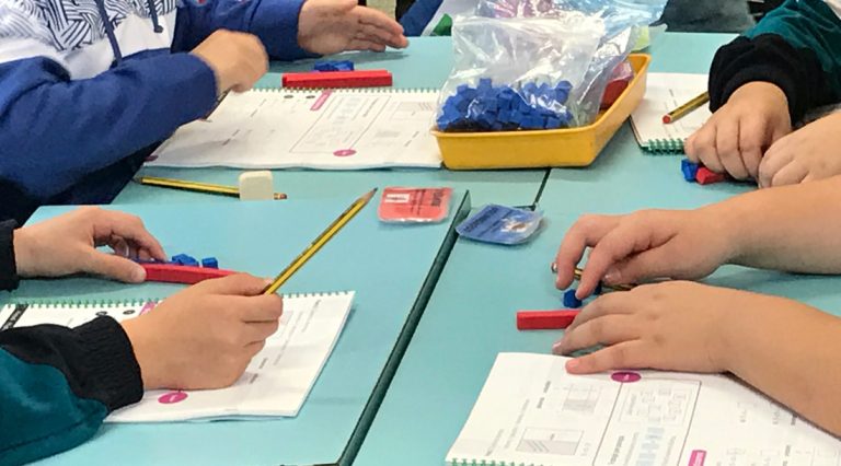 Cómo puede un aula abierta mejorar tus habilidades en matemáticas