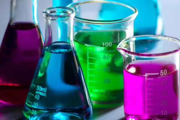 Cuál es la importancia y aplicaciones de las sustancias químicas