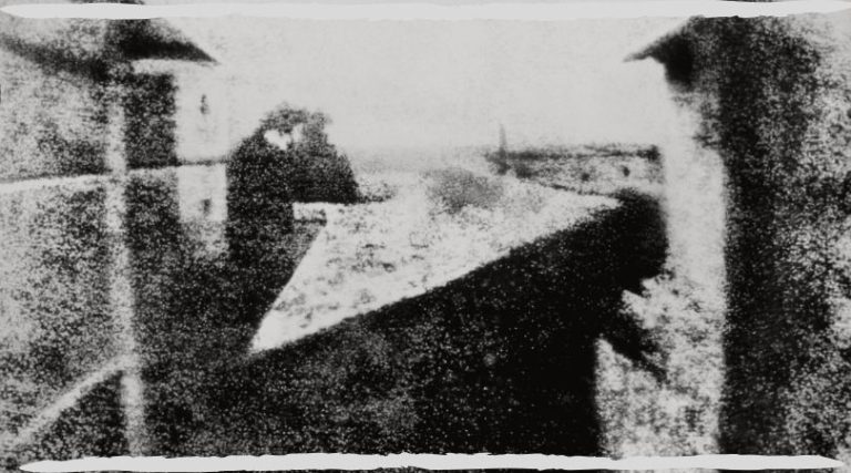 Cuál fue la primera fotografía y sus etapas en 1826