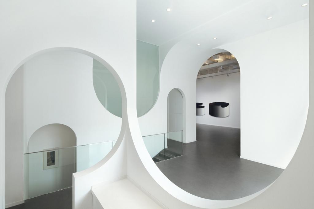 Curvadas: Diseño y Estilo en Espacios Modernos y Funcionales