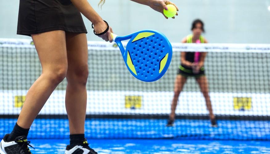 donde encontrar clases de padel con profesionales en murcia