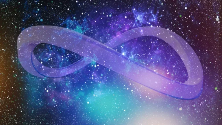 Fractalidad: Infinitos Universos en el Espacio Infinito