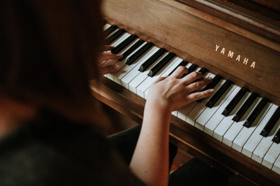 Las mejores canciones de piano famosas que debes escuchar