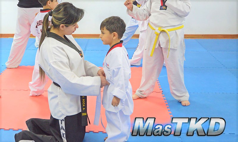 Puedo mejorar mis habilidades en taekwondo con clases particulares