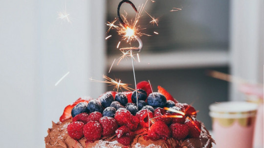 Qué es la paradoja del cumpleaños y por qué es sorprendente