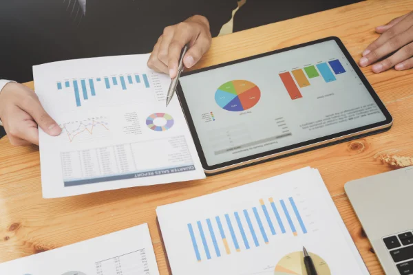 Cuáles son las medidas de tendencia central y dispersión con ejemplos