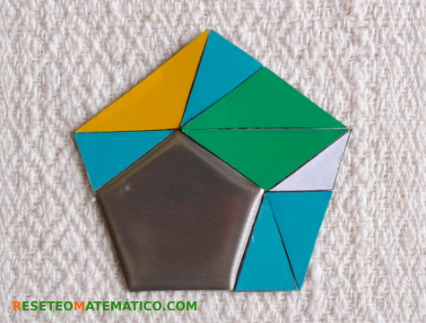 rompecabezas de triangulo equilateros y cuadrados en juego